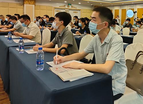 ���ŵ�Ⱥ�칫�����δ������롰�����᳹ʡ��ʮ���ε������������������й���